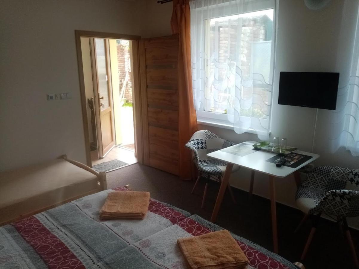 Penzion Alenka Valtice Exteriör bild