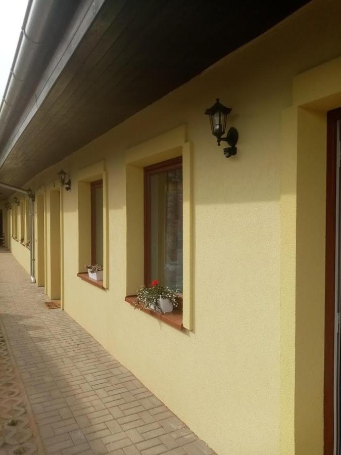 Penzion Alenka Valtice Exteriör bild