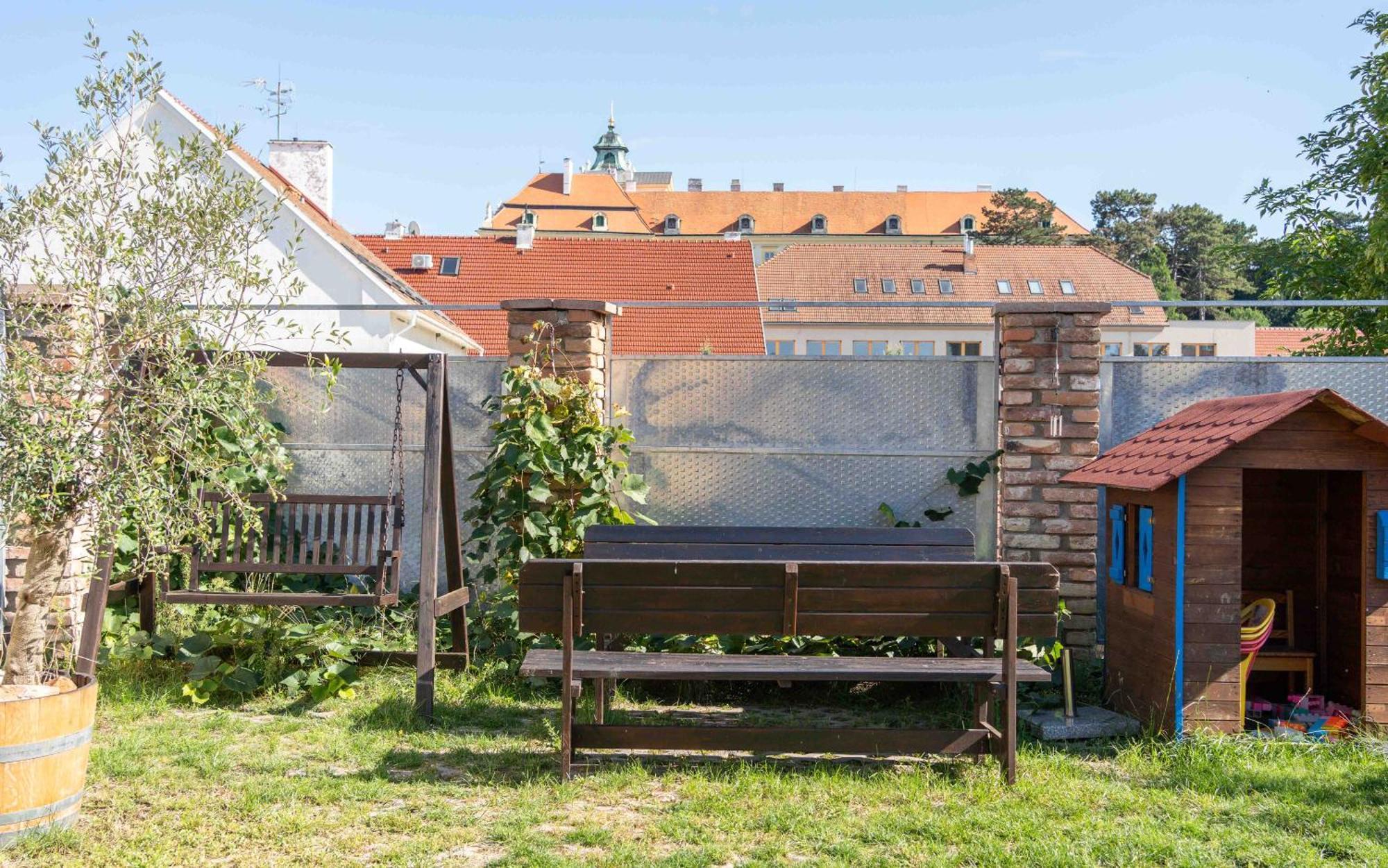 Penzion Alenka Valtice Exteriör bild